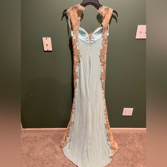 Baby blue dress - Picture 2 of 2